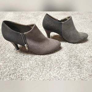 Dex Flex Gray Ankle Boots 9.5